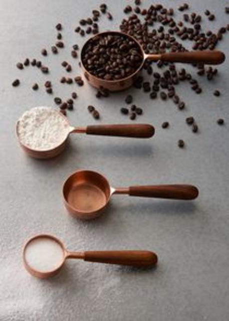 Sweet copper measuring cups