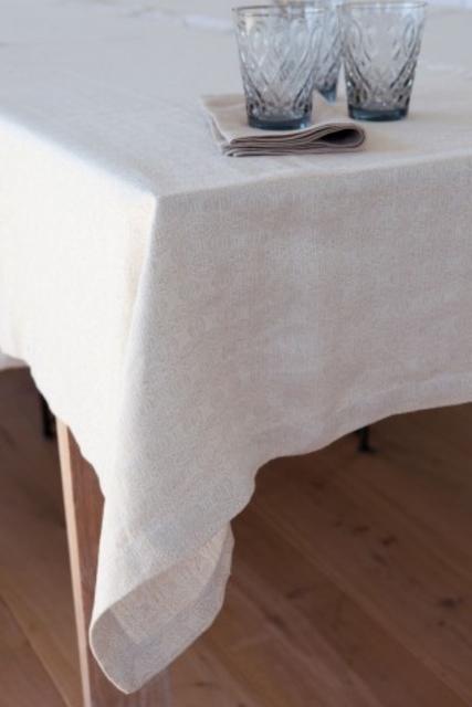 Cloverleaf pattern 10 seater white linen tablecloth
