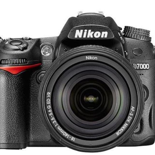Nikon - D7000 DSLR Camera with 18-140mm VR Lens - Black
