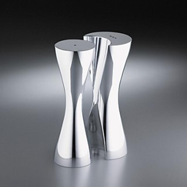 Nambé "Hug" Salt & Pepper Set