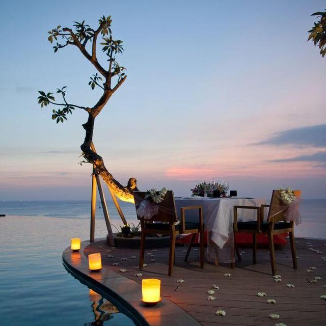 Romantic Dinners in Uluwatu, Bali!