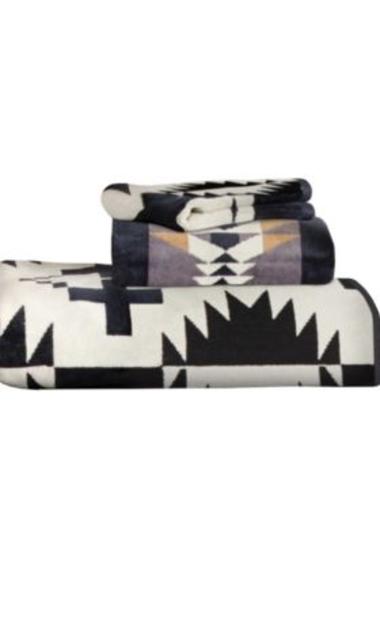 Spider Rock Towel Set