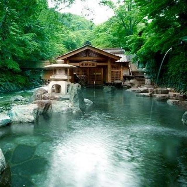 Honeymoon Stay at Onsen (Hot Springs) Resort in Japan