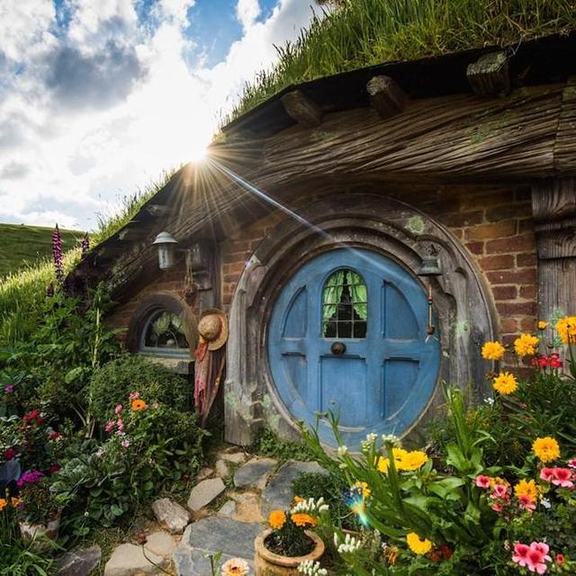 Tour of Hobbiton and drinks at the Green Dragon Inn