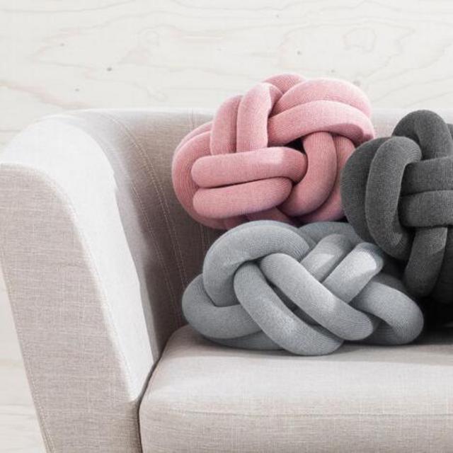 Knot Cushion