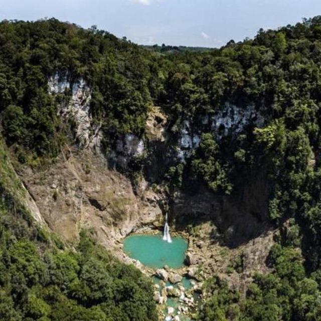 Honeymoon - Guided Hike to Matayangu Waterfall