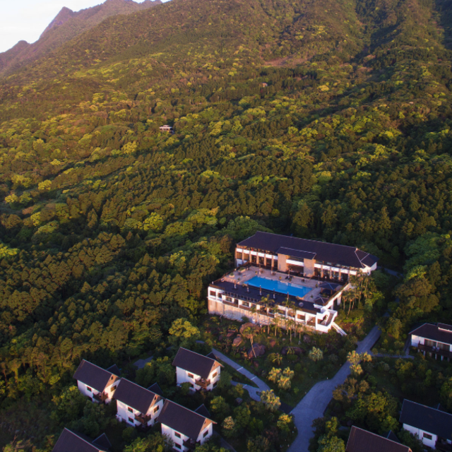 Three-night stay with dinners and breakfasts in Yakushima