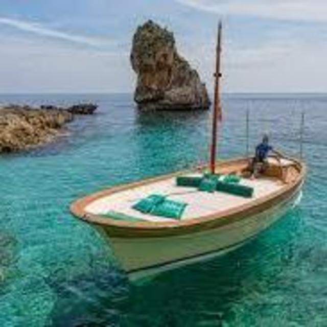 Honeymoon: Capri Boat Ride