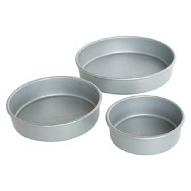3 Piece 6, 8 and 10 Inch Round Cake Pan Set - Threshold™