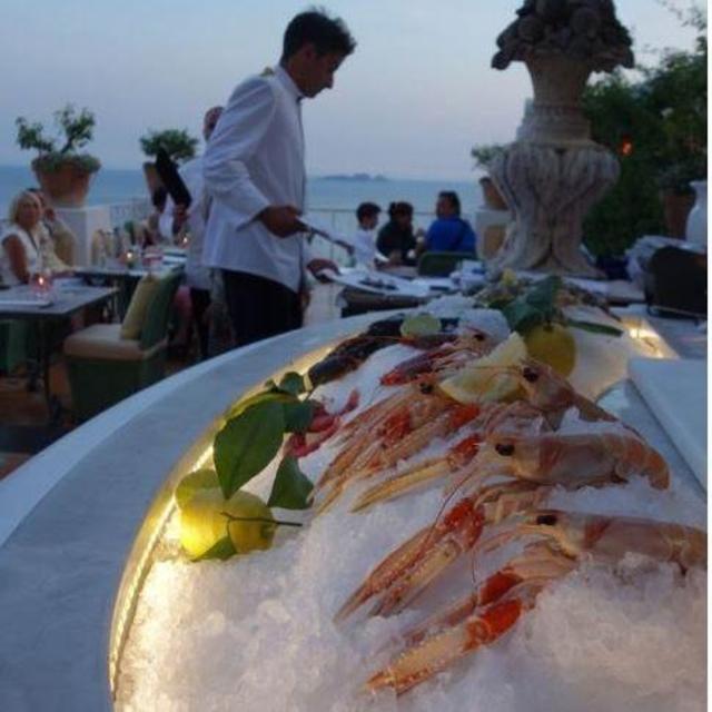 Lobster & Champagne at Raw Bar