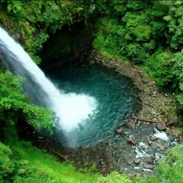 Horseback riding to the La Fortuna Waterfall