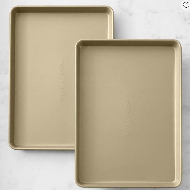Williams Sonoma Goldtouch® Pro Nonstick Non Corrugated Half Sheet