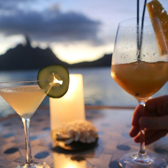 Honeymoon - Happy Hours on the Water