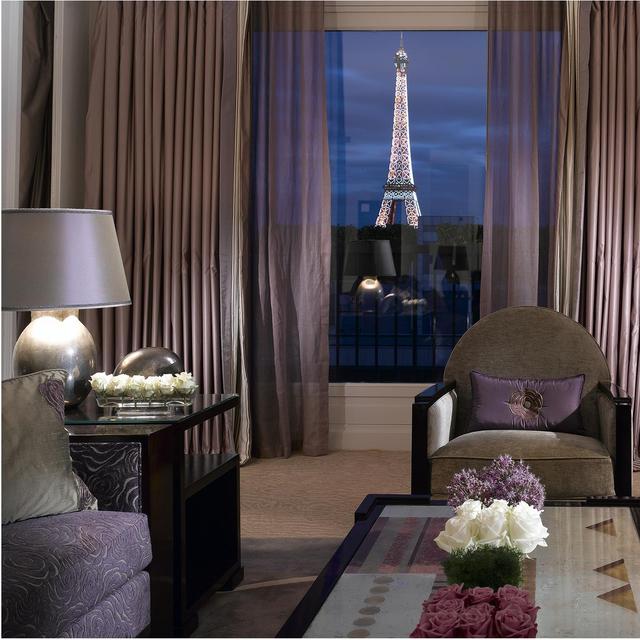 Last Night Hotel Suite in Paris