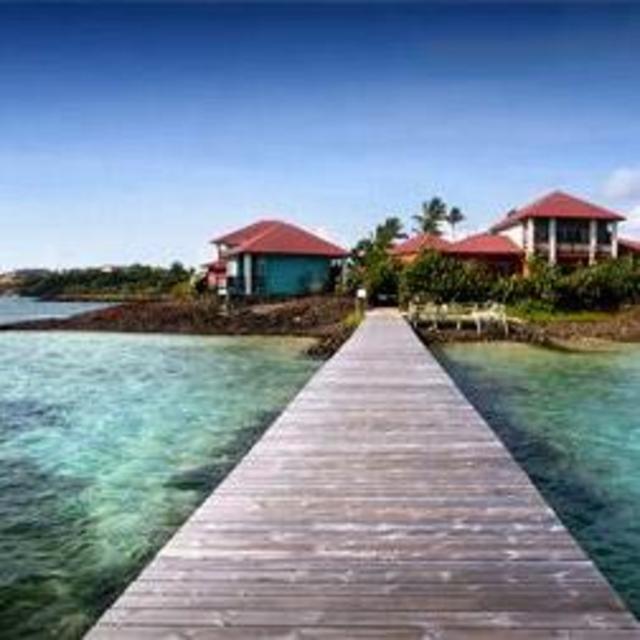 2. 1 week-resort in Martinique / 1 semaine d'hôtel en Martinique