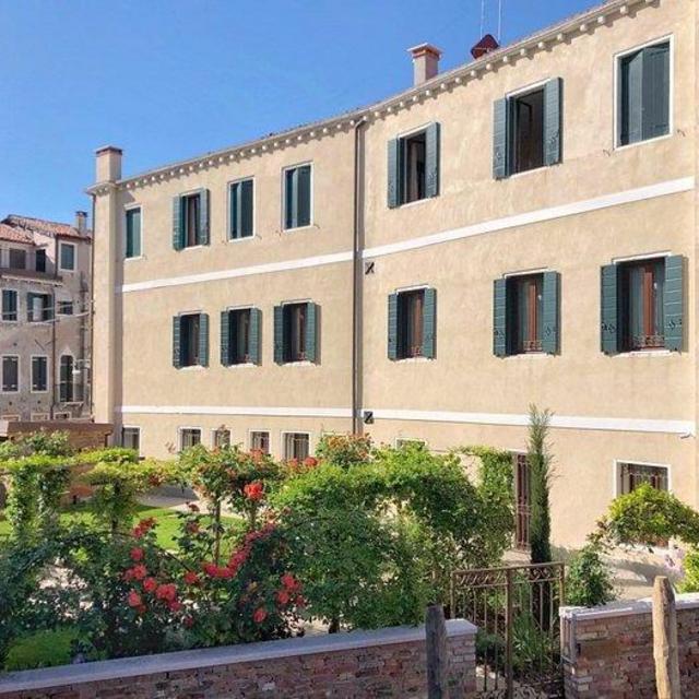 2. Lodging in Venice