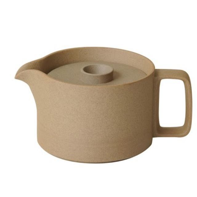 Tea Pot (Natural) by Hasami Porcelain 5.2/3” x 4.1/8” 40floz