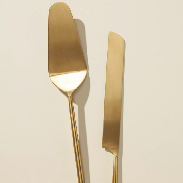 Streamlined Cake Serving Set