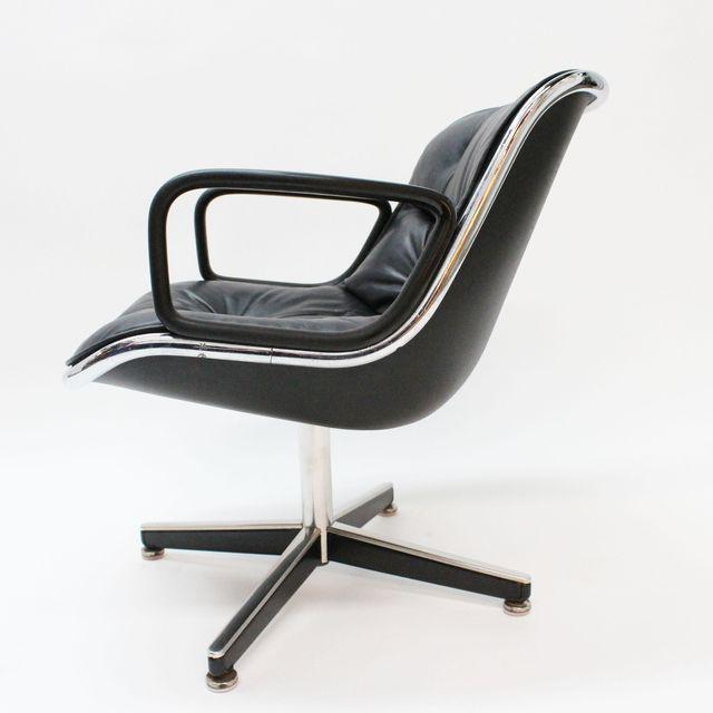 Charles Pollock for Knoll Executive Armchair