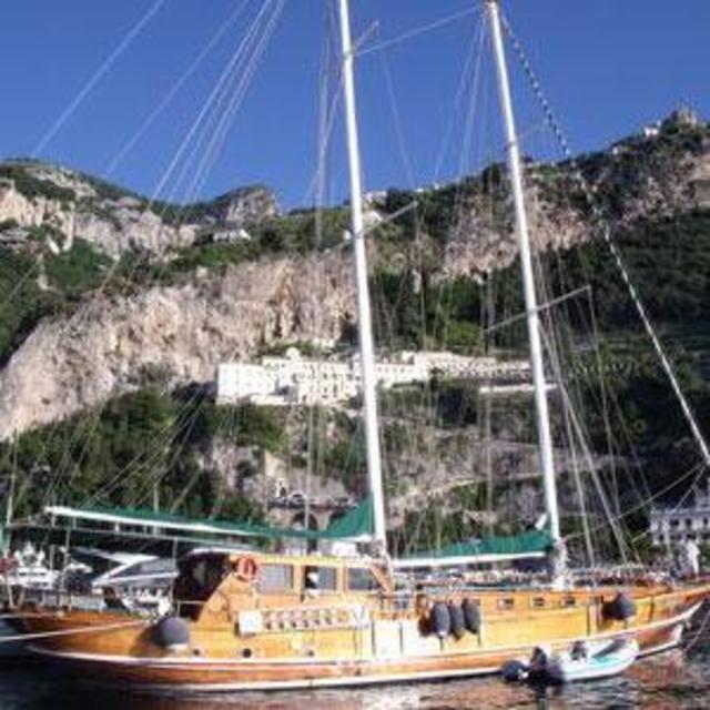 Honeymoon- Almafi Boat Cruise
