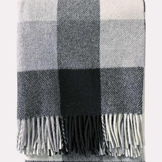 ECO-WISE WOOL FRINGED THROW