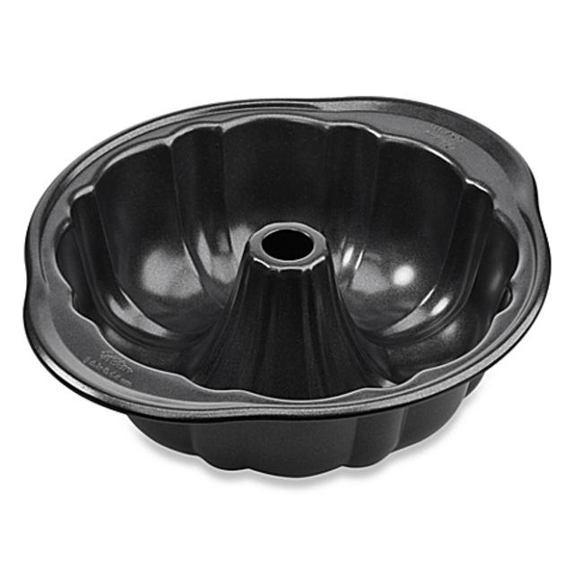 Wilton® Advance® 10-Inch Fluted Cake Pan