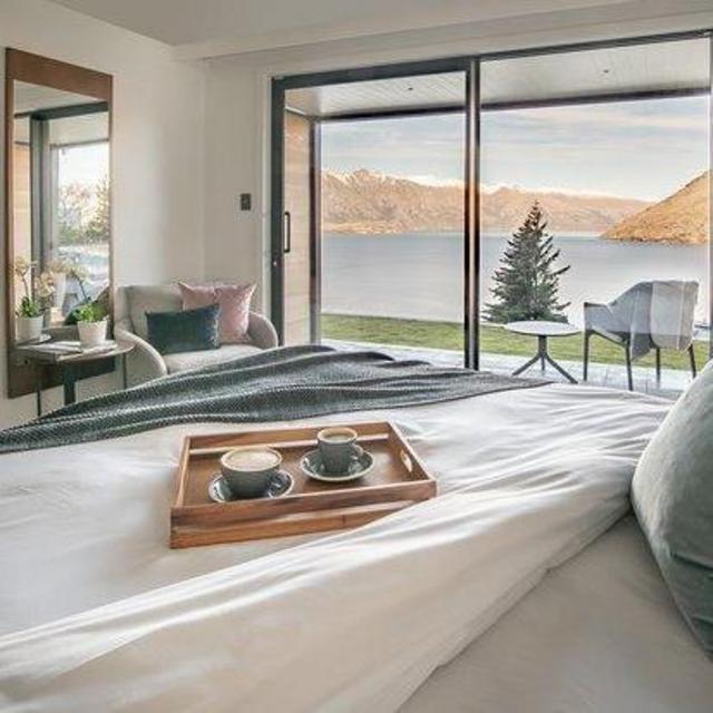 Honeymoon Hotel