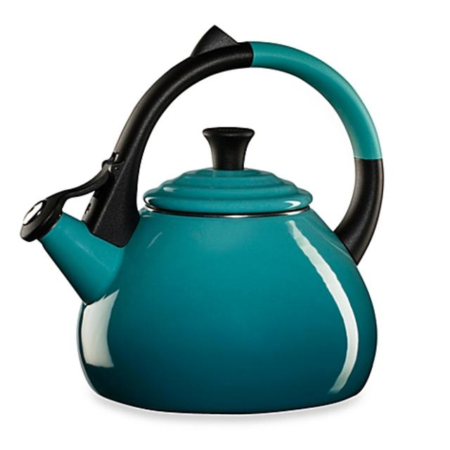 Le Creuset® Oolong Kettle in Caribbean