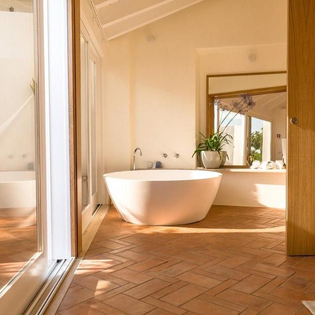 60-Minute Couples Massage at Casa Maé