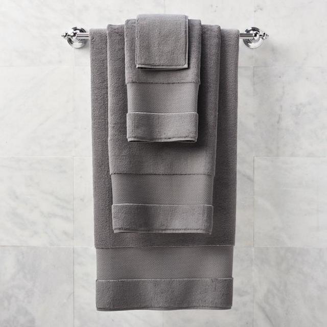 Frontgate Resort Cotton Bath Towels in Carbon