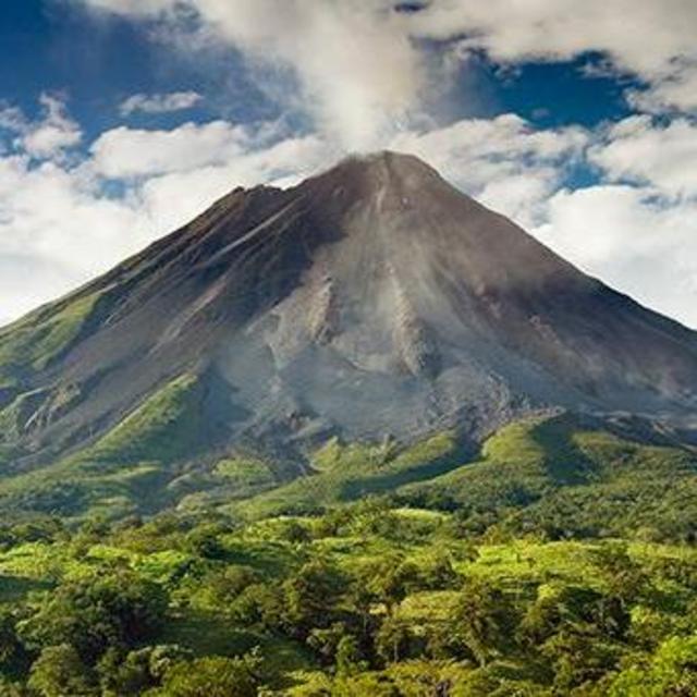 Honeymoon Adventure - Arenal Volcano Tour