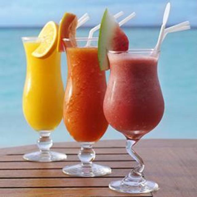 Honeymoon - Drinks by the Beach!