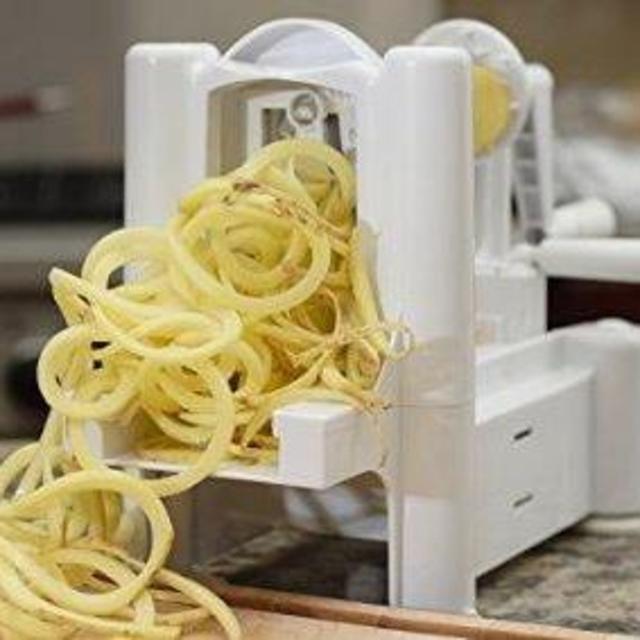 Paderno World Cuisine A4982799 Tri-Blade Plastic Spiral Vegetable Slicer