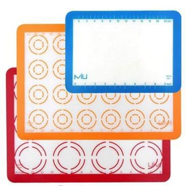 MIU Macaroon Silicone Baking Mat, Non-Stick Cookie Baking Mat, 2 Half Sheets and 1 Quarter Sheet, Perfect Baking Pad Cookie Kit for Macarons, Cake, Bread and Pastry