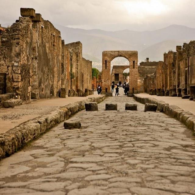 Visit Pompeii