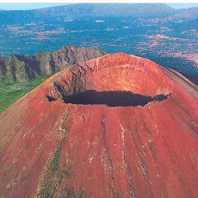 Hike Mt. Vesuvius