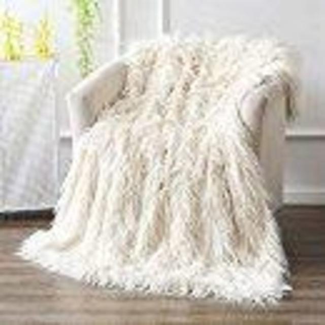 OJIA Super Soft Fuzzy Shaggy Mongolian Lamb Throw Blanket Plush Warm Fluffy Cozy Elegant Long Faux Fur Blanket Bedding Cover Chic Decorative For Bedroom Sofa Floor (50 x 60 Inch, Beige)