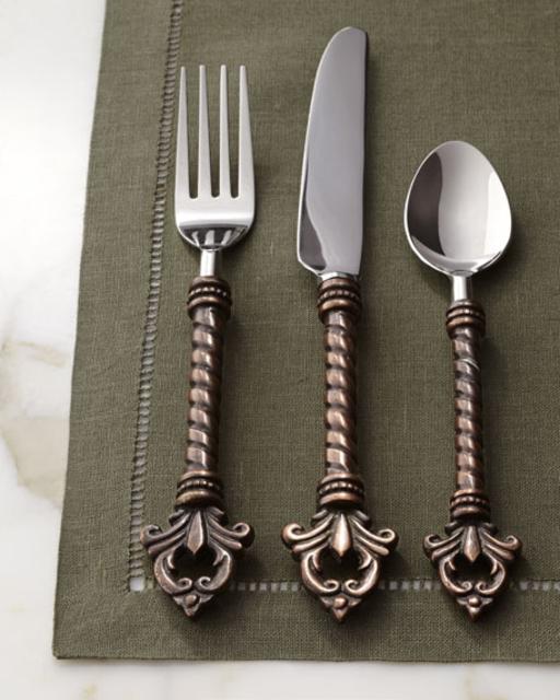 40-Piece Fleur-de-Lis Flatware Service