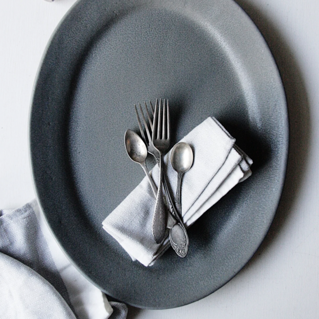 Farmhouse Oval Platter, Charcoal
