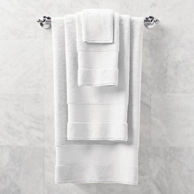 Frontgate Resort Collection™ Bath Towels in White