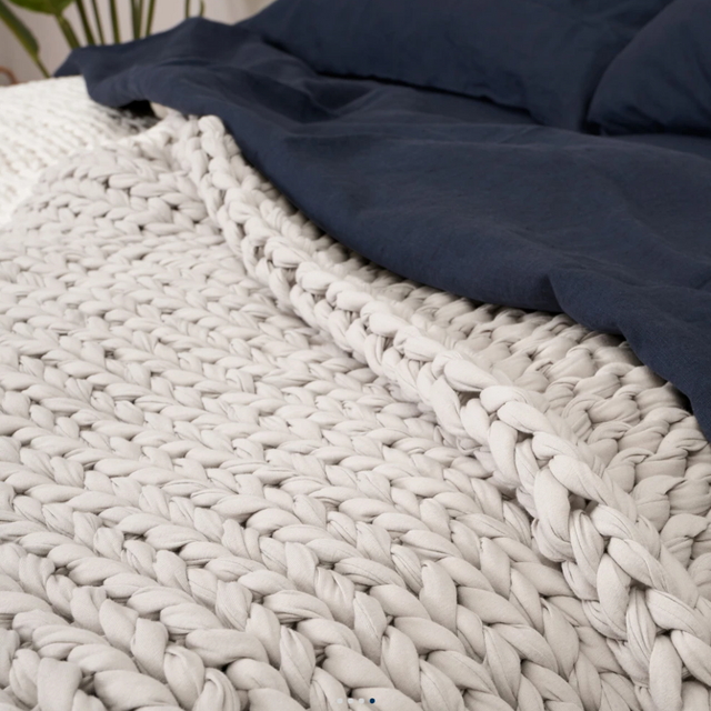 OUR QUEEN SIZE WEIGHTED BLANKET