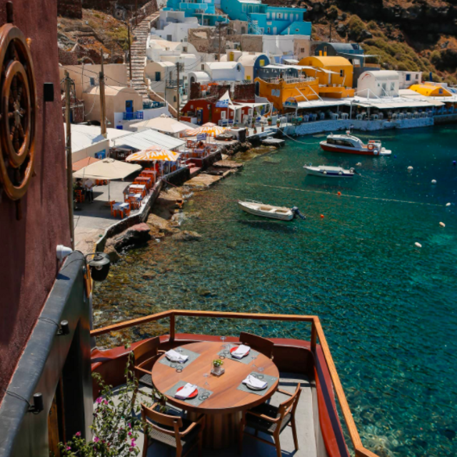 Lunch in Amoudi Bay, Santorini