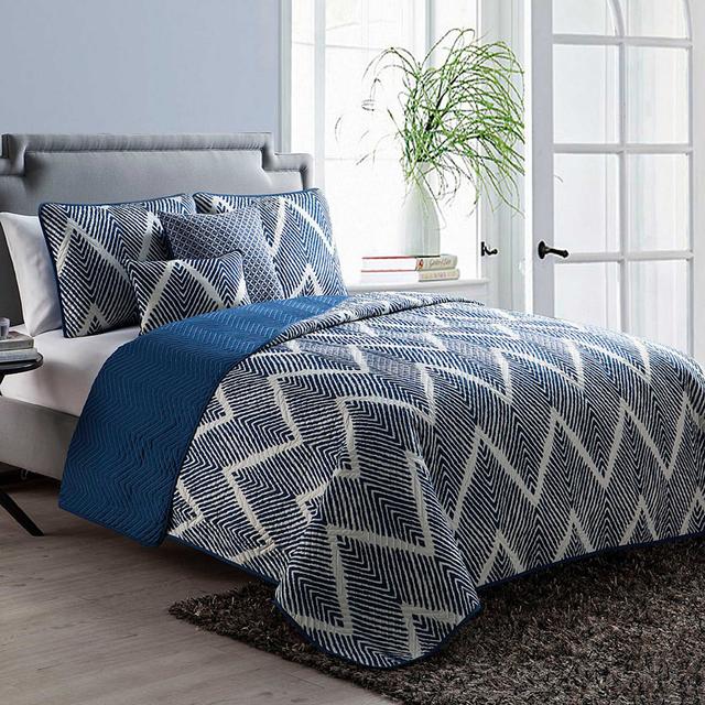 VCNY Mela Chevron 5-Piece Reversible Quilt Set