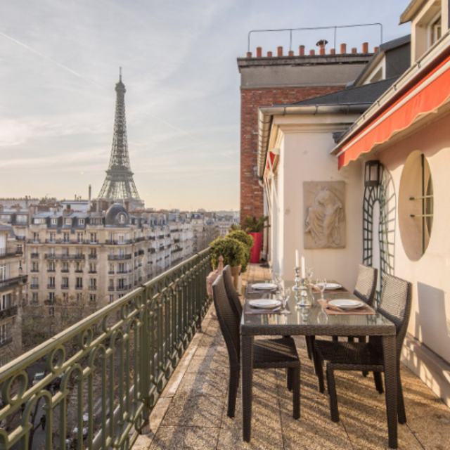 Honeymoon Hotel in Paris