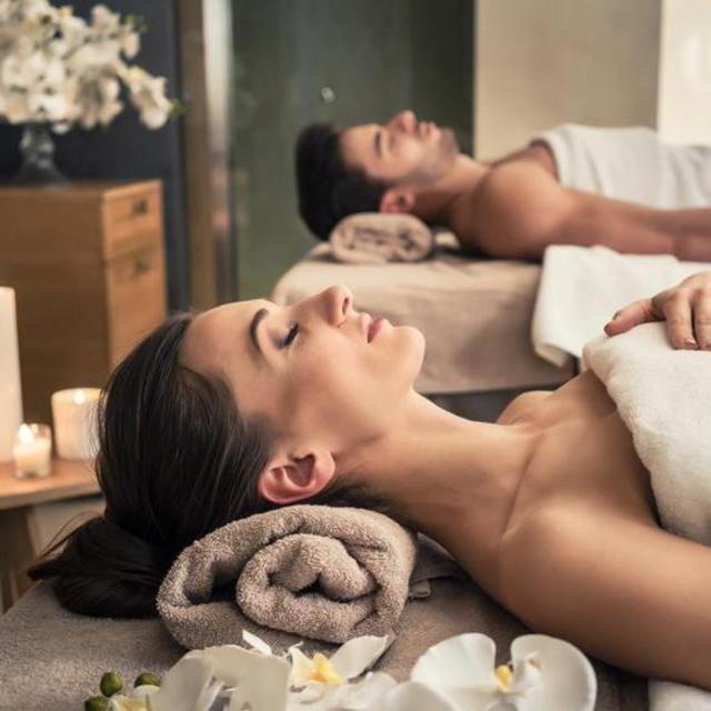Couples massage