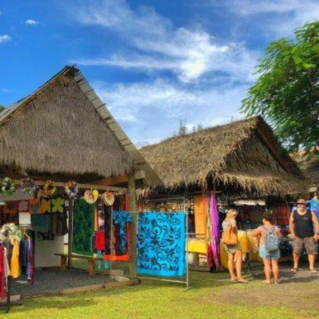 Punanga Nui Market