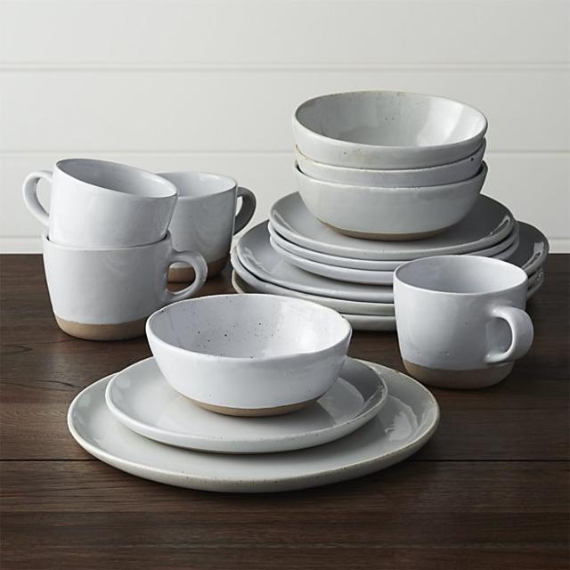 Welcome 16-Piece Dinnerware Set