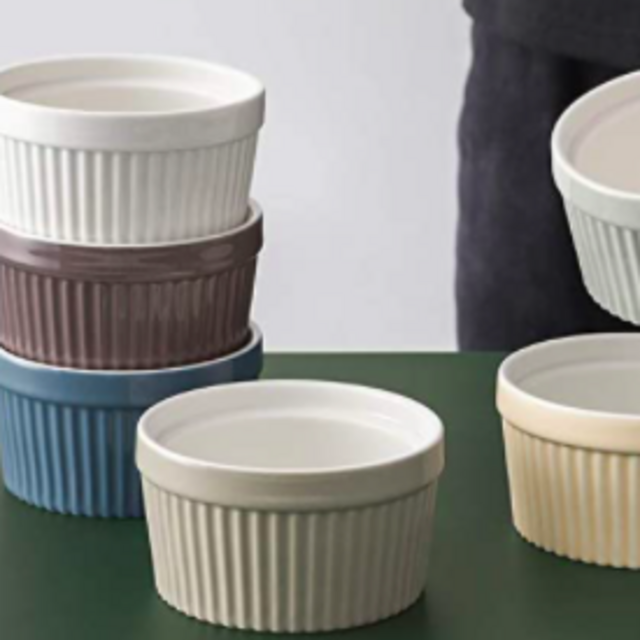 DOWAN Ramekins 8 oz Oven Safe - Creme Brulee Ramekins for Baking, Porcelain Ramekins Oven Safe, Classic Style Souffle Ramekins Ramekins Bowls, Set of 6, Colorful
