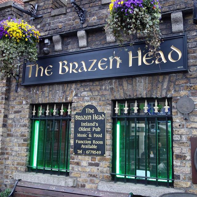 A Pint at the Oldest Pub in Dublin - The Brazen Head