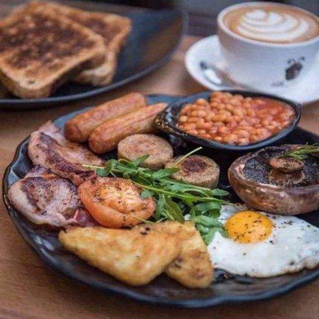 Full Irish Breakfast at the Beanhive in Dublin
